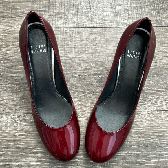 Gorgeous Stuart Weitzman cherry red patent leather pumps - Picture 1 of 4